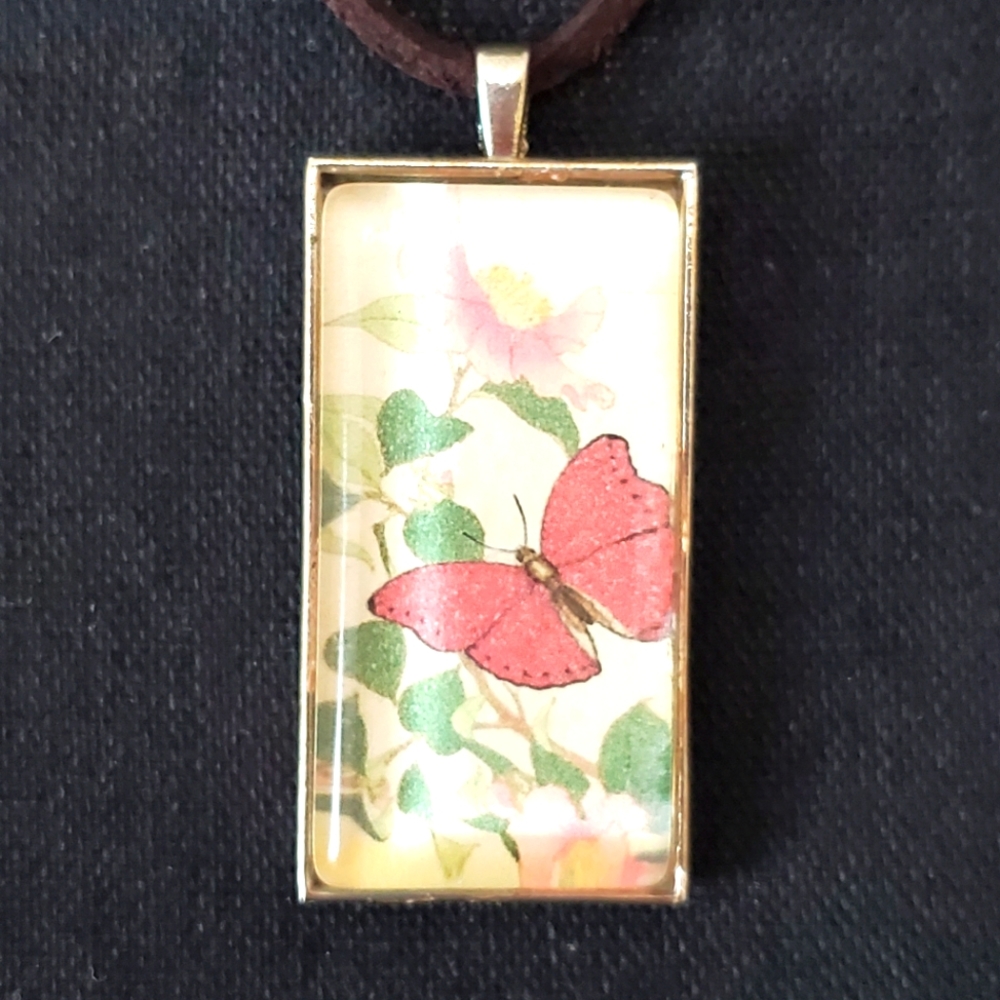 🙏 HAND CRAFTED glass cabachon pendant necklace butterfly red